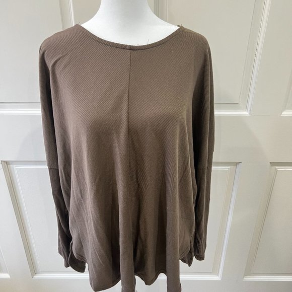 Umgee Tops - Umgee dark brown dolman 3/4 sleeve top, size M